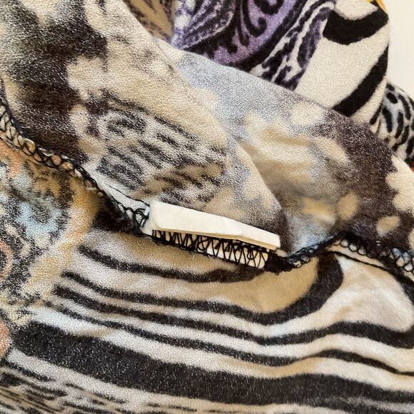 MINKPINK Women’s Blouse Mixed Print Hi Lo Lightweight Collared Button Front, XS - Picture 13 of 14